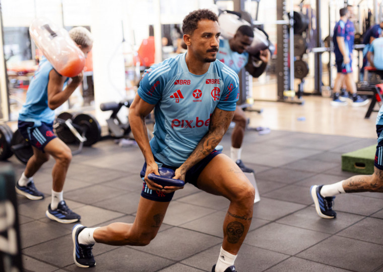 O atleta já iniciou tratamento com a fisioterapia no CT do Rubro-negro 