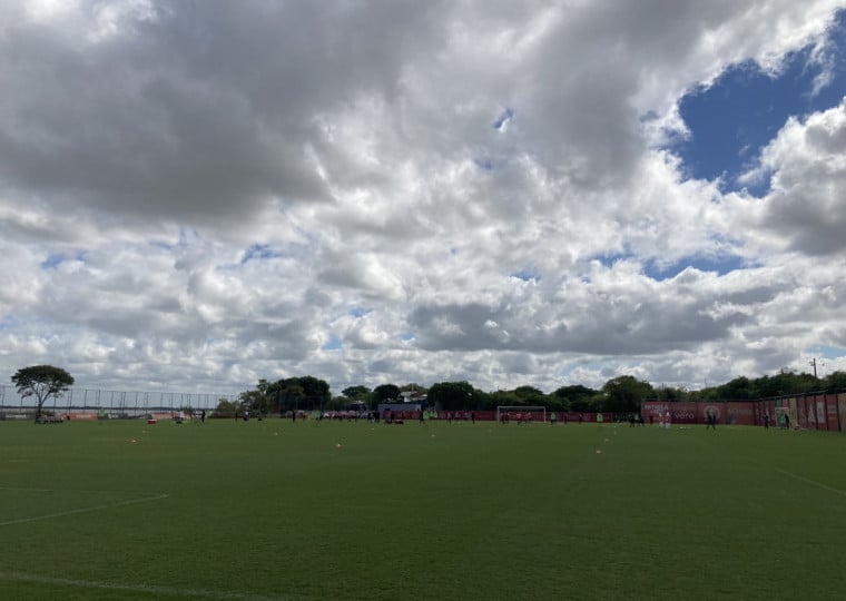 Atletas realizaram atividade parcialmente aberta à imprensa na manhã desta quarta-feira