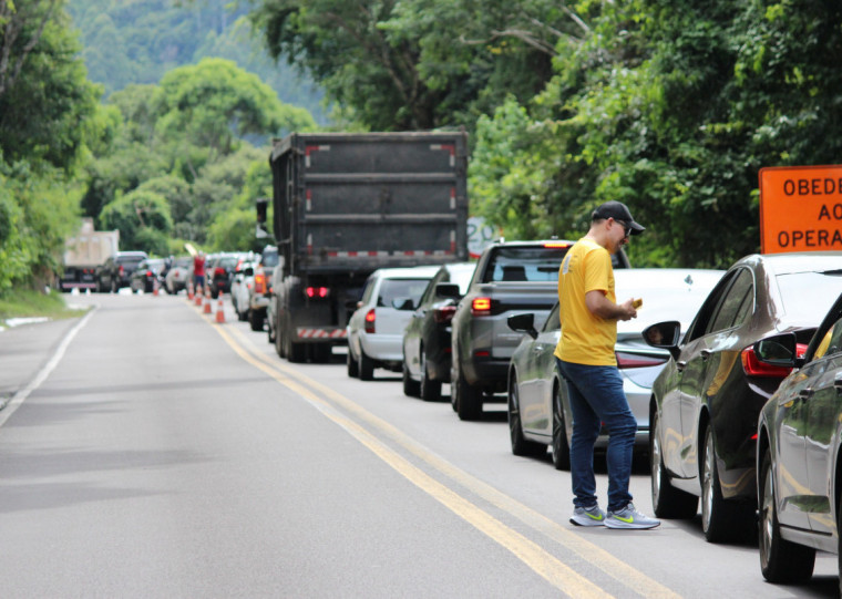 Com sistema de pare e siga, trecho de Nova Petrópolis da rodovia só deve ser normalizado no próximo ano
