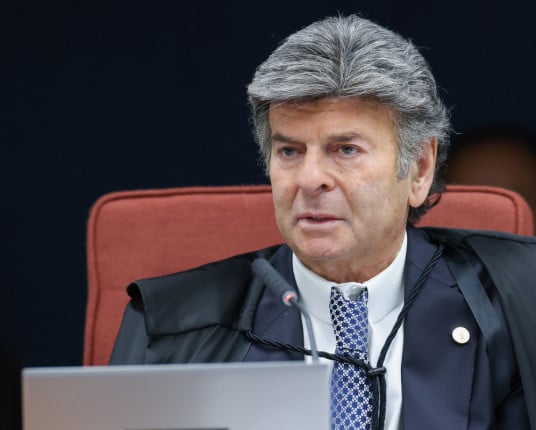 Fux abre caminho para questionar delação de Cid