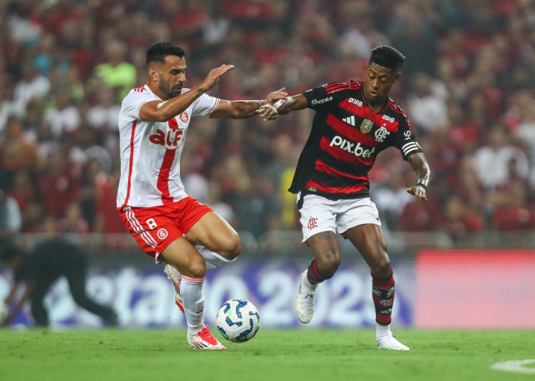 Time do técnico Roger Machado empatou em 1 a 1, no Maracanã, pela primeira partida da competição