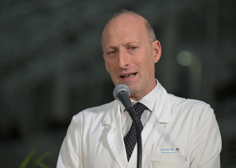 Alfieri  descreveu o tratamento necessário para salvar a vida do Papa como "decisivo"