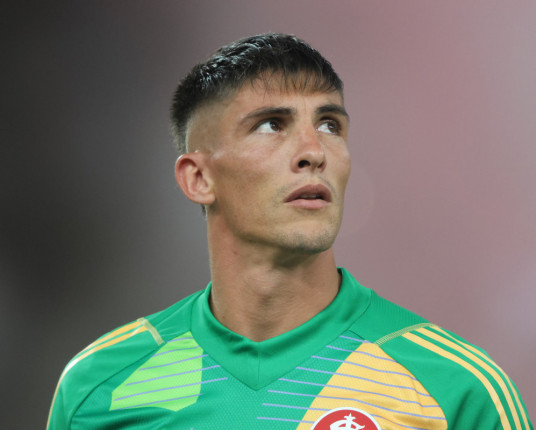 Rochet passa por cirugria na mão e desfalca o Inter nos próximos dois meses