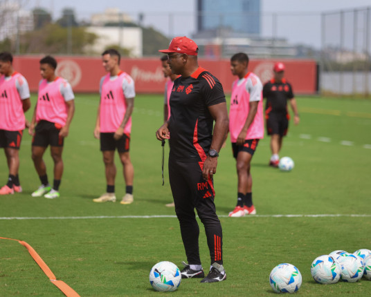 Com Rochet fora por dois meses, Inter inicia semana com foco na Libertadores