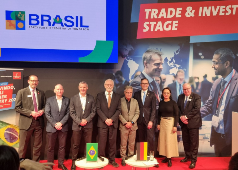 Dirigentes de entidades, representantes do governo e executivos de grandes empresas alemãs no Brasil participaram de painel