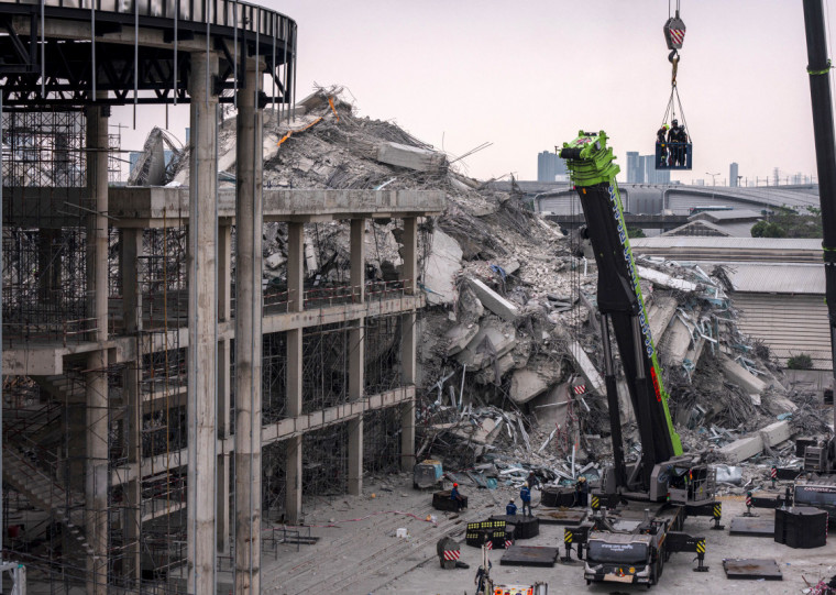 Guerra civil não parou no país, o que complica as forças de regate