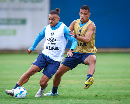 Grêmio estreia na Sul-Americana com inconsistência no setor defensivo