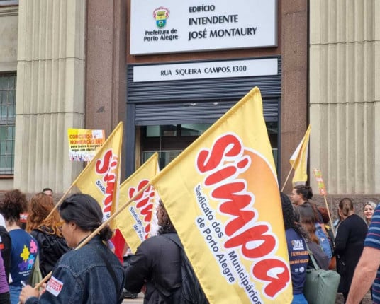 Secretários se reúnem com municipários de Porto Alegre para negociação salarial