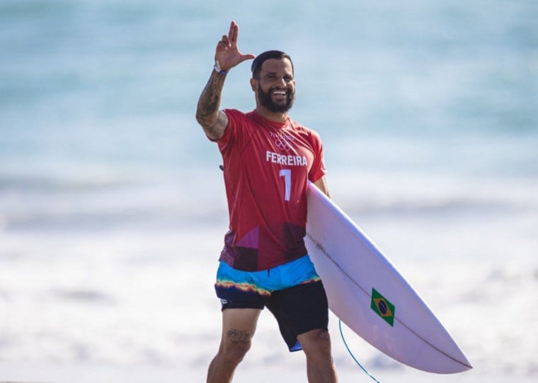 O potiguar de 32 anos levou cinco pontos no nariz e lamentou a situação nas redes sociais