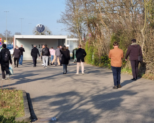 Fábrica da Volkswagen tem recorde de funcionários mesmo com avanço da IA