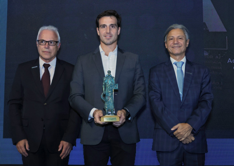 Durante as enchentes, o Jornal do Comércio realizou com cobertura jornalística abrangente e informativa, mantendo a população atualizada sobre os desdobramentos da tragédia e as ações de reconstrução