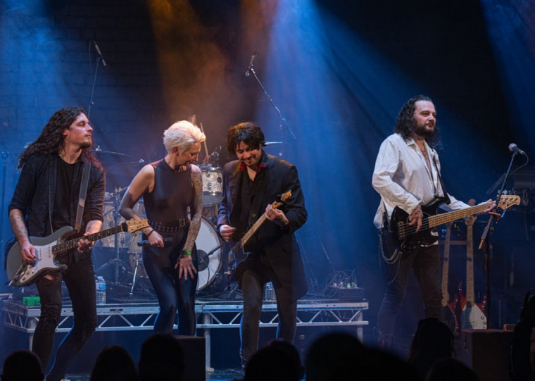 Grupo musical britânico Roxette UK interpreta os maiores hits da banda que fez história nos anos 80 e 90