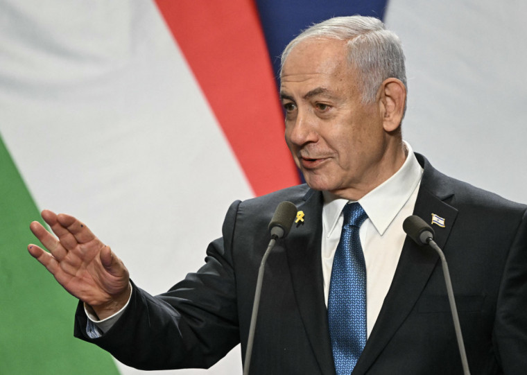 Netanyahu foi indiciado em 2019 por acusa&ccedil;&otilde;es relacionadas a suborno, fraude e quebra de confian&ccedil;a
