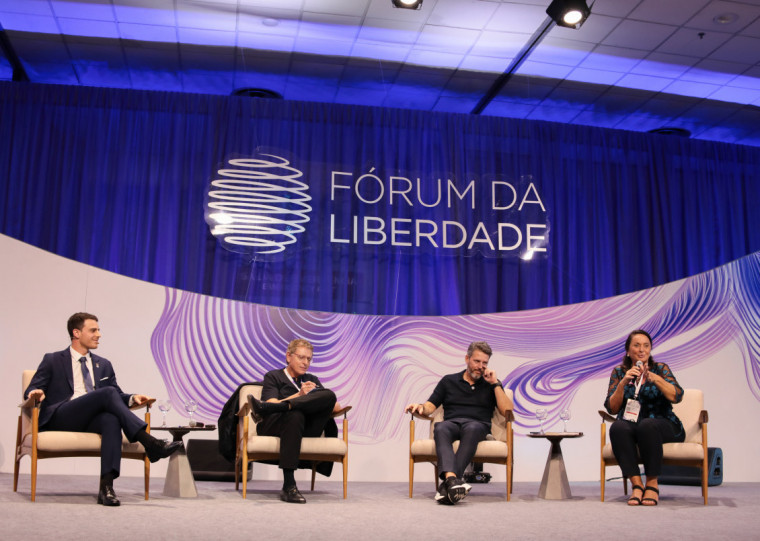 Participaram da conversa o fundador da Totvs, Laércio Cosentino, a ex-presidente da Dudalina, Sônia Hess e o CEO da Vulcabrás, Pedro Bartelle