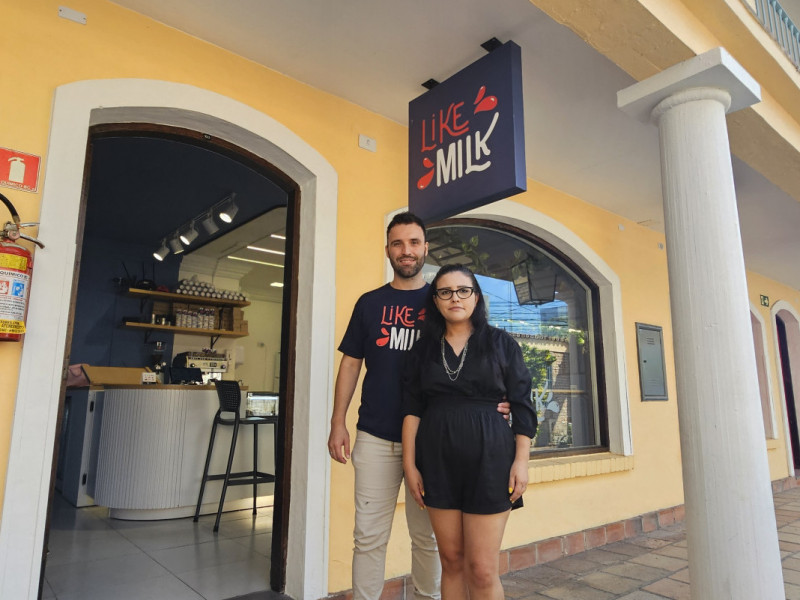 Rhavine e Diogo s&atilde;o os fundadores do Like Milk Foto: DENER PEDRO/ESPECIAL/JC