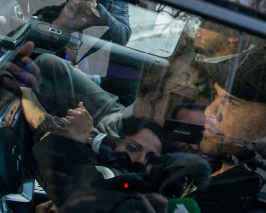 Daniel Alves tem passaportes liberados pela Justiça e pode voltar ao Brasil