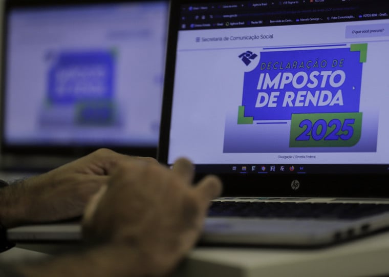 Empresas e órgãos públicos têm até o último dia útil de fevereiro para fornecer o extrato