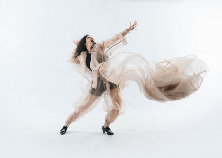 Bailarina faz sua apresentação no Teatro Simões Lopes Neto, que leva o nome do autor gaúcho