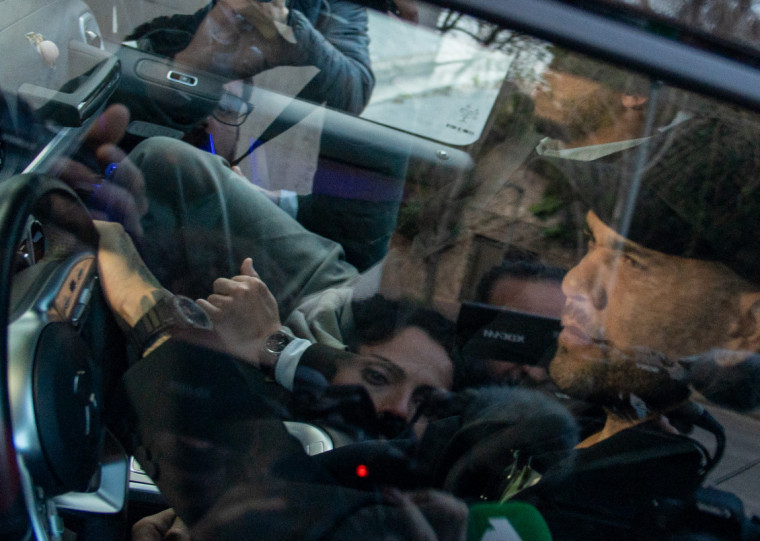 Ex-jogador foi até a Audiência de Barcelona pegar seus passaportes detidos