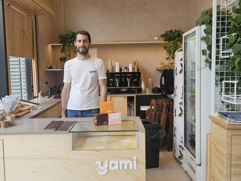  Geremias Viott, propriet&aacute;rio do Yami, torrefa&ccedil;&atilde;o de caf&eacute;s e confeitaria gl&uacute;ten free Foto: J&Uacute;LIA FERNANDES/ESPECIAL/JC