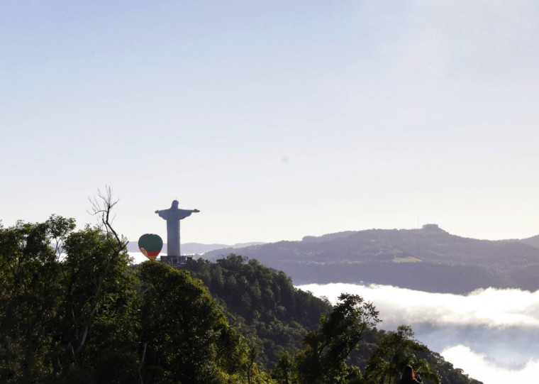 Cerca cerca de 100 mil pessoal devem visitar o complexo até o início de maio 
