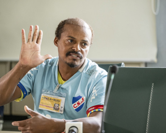 Sobrevivente de incêndio na Garoa pulou da janela para se salvar