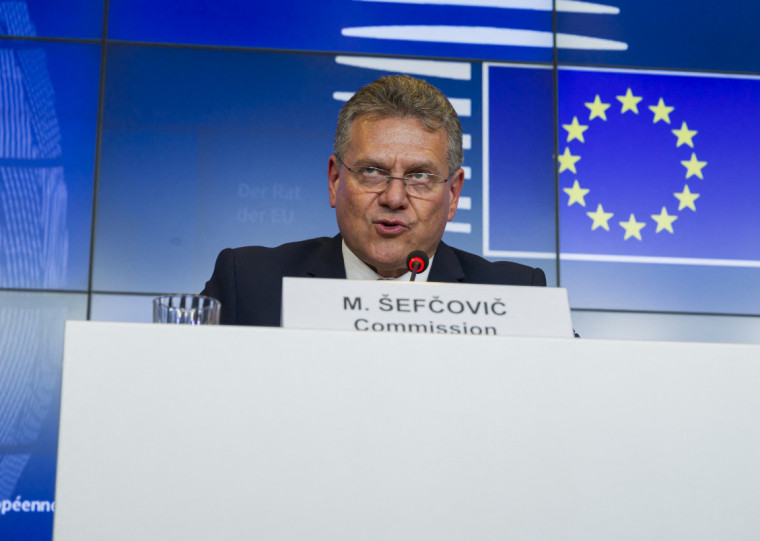 A comissão elaborou uma lista robusta de contramedidas, ao mesmo tempo em que buscou equilibrar o fardo entre os estados-membros