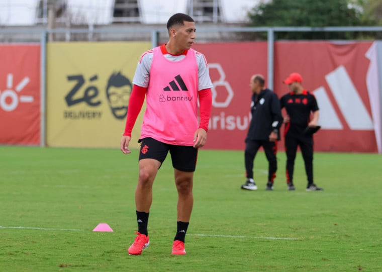 Gabriel Carvalho está recuperado de lesão e pode ser relacionado