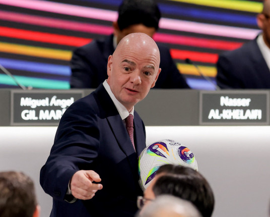 Fifa anuncia que árbitros do Super Mundial vão usar câmeras corporais