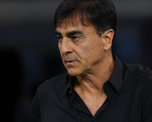 Após vitória e má atuação, Gustavo Quinteros admite que Grêmio precisa melhorar