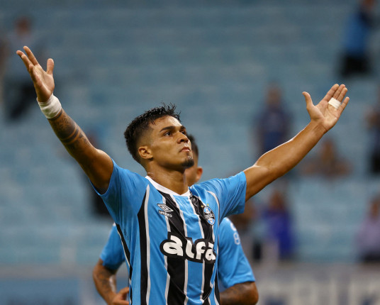 Em jogo apático, Grêmio vence o Atlético Grau e segue 100% na Sul-Americana