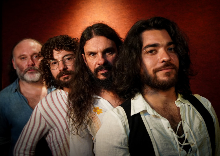 Banda Fughettaço faz tributo a Fughetti Luz, ao lado de diversos artistas, no palco do Teatro de Câmara Túlio Piva, dentro do projeto 2ª Maluca