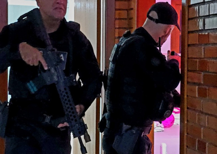 Mais de 250 policiais civis participaram da ação em oito cidades gaúchas