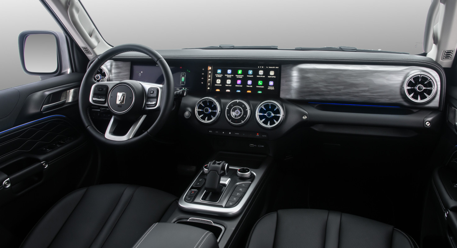 {'nm_midia_inter_thumb1':'https://www.jornaldocomercio.com/_midias/jpg/2025/04/10/206x137/1_tank_300_painel-11136895.jpg', 'id_midia_tipo':'2', 'id_tetag_galer':'', 'id_midia':'67f7af695635c', 'cd_midia':11136895, 'ds_midia_link': 'https://www.jornaldocomercio.com/_midias/jpg/2025/04/10/tank_300_painel-11136895.jpg', 'ds_midia': '  ', 'ds_midia_credi': 'GREAT WALL MOTORS/DIVULGA&Ccedil;&Atilde;O/JC', 'ds_midia_titlo': '  ', 'cd_tetag': '58', 'cd_midia_w': '1472', 'cd_midia_h': '801', 'align': 'Left'}