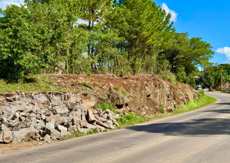 Motivo &eacute; a detona&ccedil;&atilde;o de uma rocha na regi&atilde;o