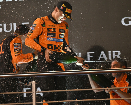 Oscar Piastri, da McLaren, vence o Grande Prêmio do Bahrein