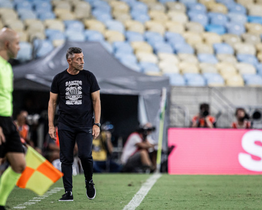 Santos demite Pedro Caixinha após terceiro jogo sem vitória no Brasileirão