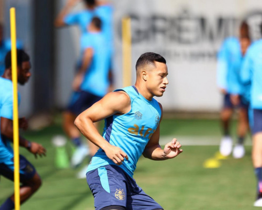 Em meio aos preparativos para o Brasileirão, Marlon é apresentado no Grêmio