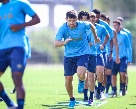 Kannemann é relacionado pela primeira vez no ano para enfrentar o Mirassol