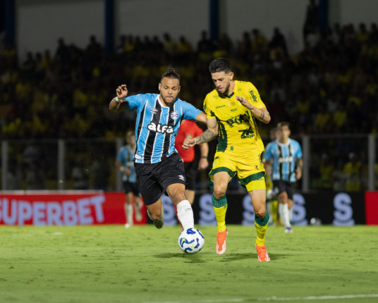 Grêmio sofre goleada para o Mirassol pelo Brasileirão e se aproxima do Z-4
