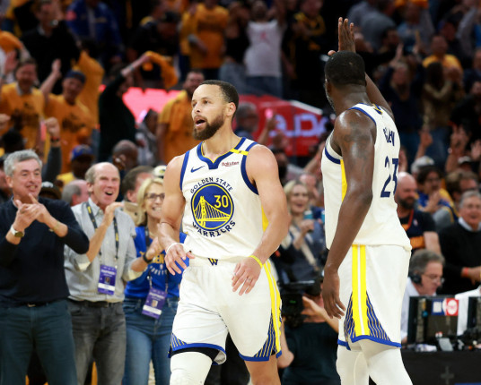 Warriors superam Grizzlies e encaram Rockets nos playoffs da NBA