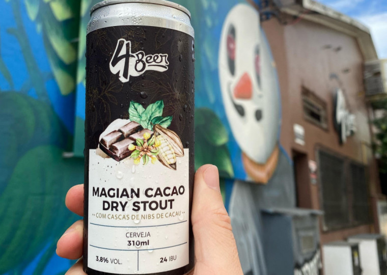 Cerveja usa casca da am&ecirc;ndoa do cacau, que d&aacute; mis leveza &agrave; bebida, diz 4Beer