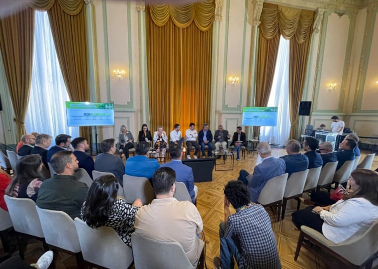 Prefeitos da Região Metropolitana foram recebidos pelo governador Eduardo Leite no Palácio Piratini