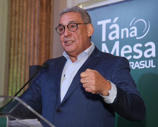 Sebastião Melo impõe condições para transferir gestão de média e alta complexidade hospitalar ao Estado