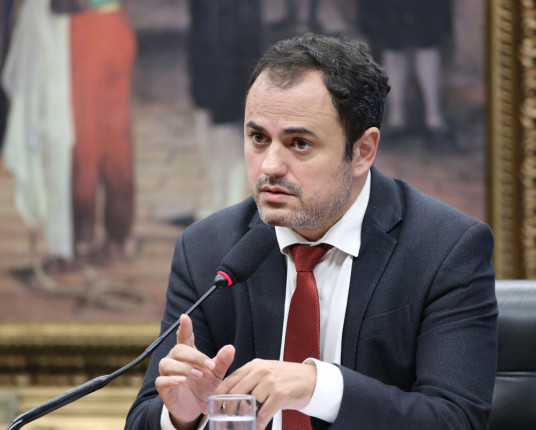 CCJ da Câmara adia decisão sobre recurso de Glauber contra cassação