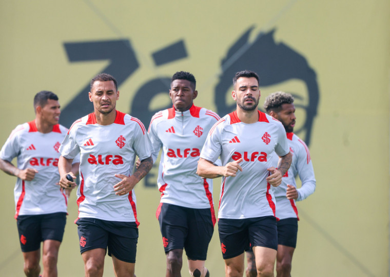 Titulares ainda não treinaram com bola desde a reapresentação, na quarta