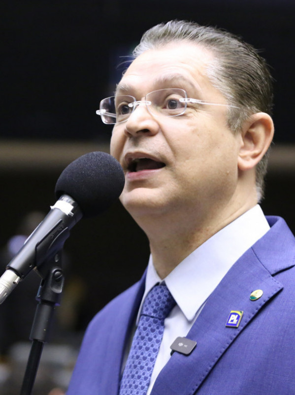 Oposição começa a coletar assinaturas de PEC para anistiar presos do 8 de Janeiro