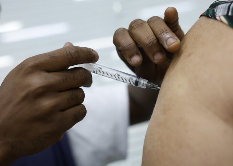 Seguindo recomendação da OMS, a agência pretende descontinuar as versões tetravalentes do imunizante a partir de 2027