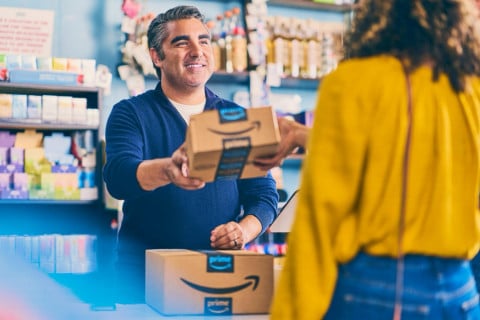 Amazon anuncia € 10 bilhões para centros logísticos na Europa e expansão de entrega rápida