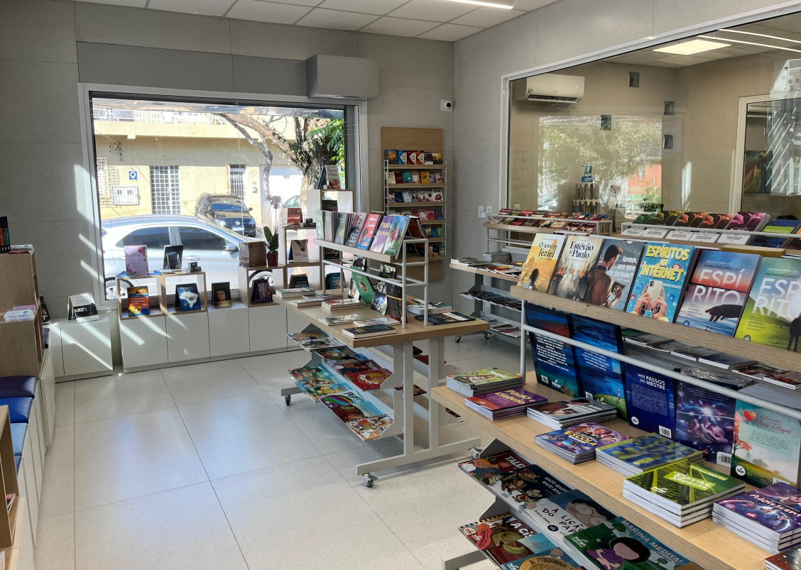 Área da nova livraria ganhou mais mobilidade (mobiliário), espaços e ficou mais "agradável" | FERGS/DIVULGAÇÃO/JC